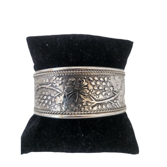 Boho Trendy Silver-tone Egyptian Style Necklace, Cuff Bracelet & Stud Earrings - Picture 7 of 9